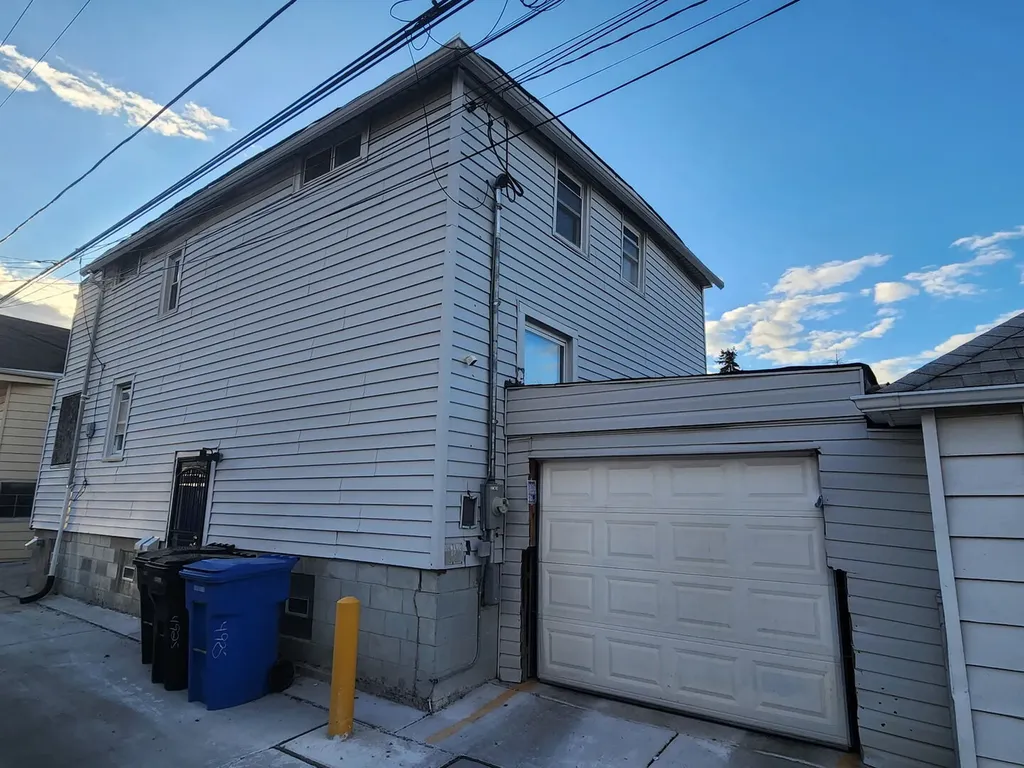 4925 West Warwick Avenue Chicago IL 60641
