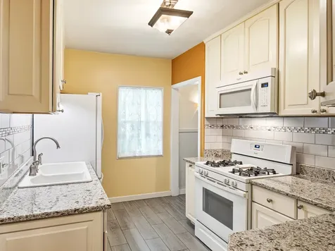 389 Addison Road Riverside IL 60546