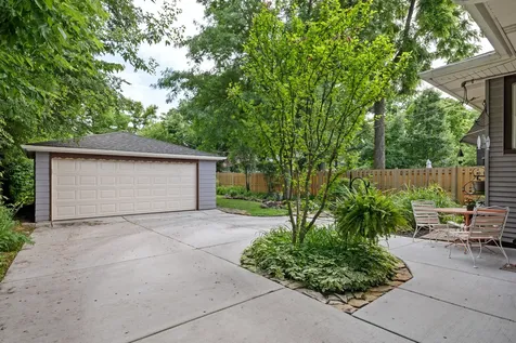 389 Addison Road Riverside IL 60546