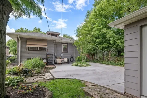 389 Addison Road Riverside IL 60546