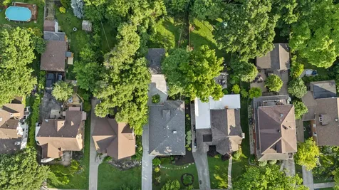 389 Addison Road Riverside IL 60546