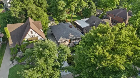 389 Addison Road Riverside IL 60546
