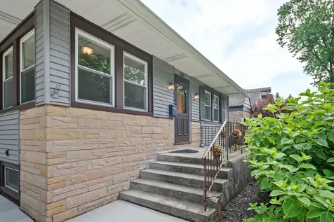389 Addison Road Riverside IL 60546