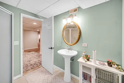 8709 Shade Tree Circle Lakewood IL 60014