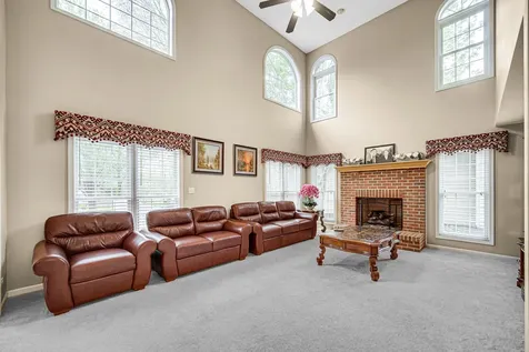 8709 Shade Tree Circle Lakewood IL 60014
