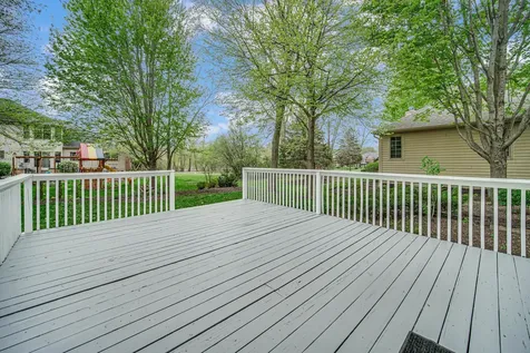 8709 Shade Tree Circle Lakewood IL 60014