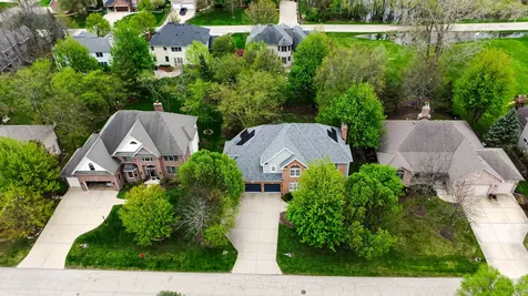 8709 Shade Tree Circle Lakewood IL 60014