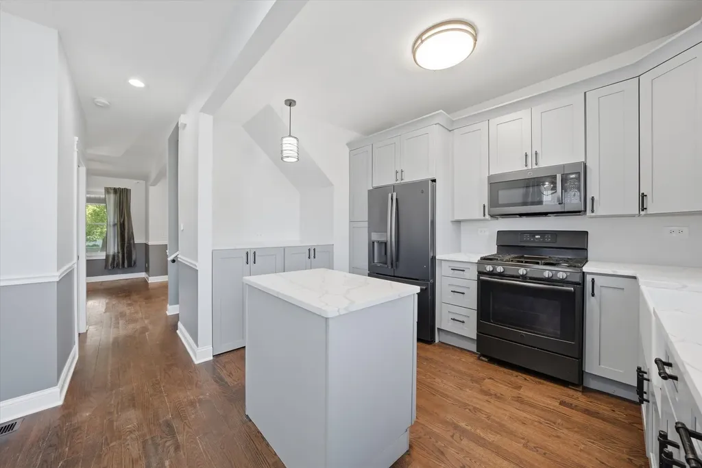 3509 South Mozart Street Chicago IL 60632