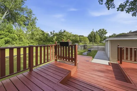 1316 Nippersink Drive Spring Grove IL 60081