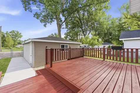 1316 Nippersink Drive Spring Grove IL 60081