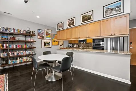1572 Maple Avenue Evanston IL 60201