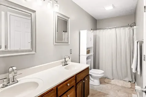 1240 Beacon Hill Court Normal IL 61761