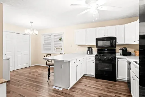1240 Beacon Hill Court Normal IL 61761