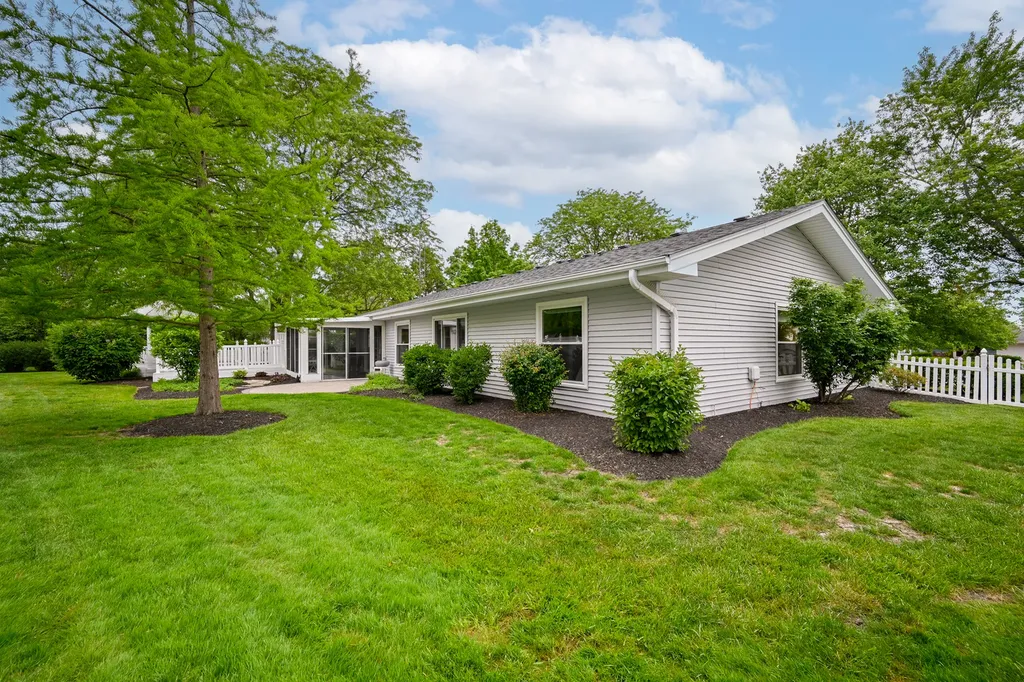 23W303 Cambridge Court Glen Ellyn IL 60137