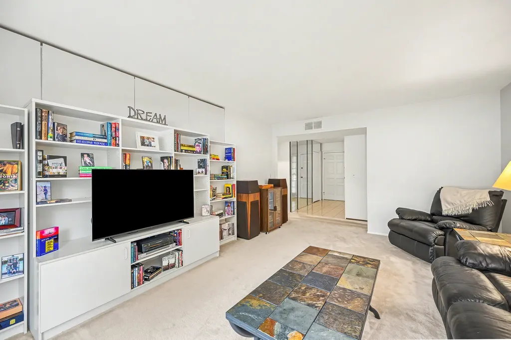 23W303 Cambridge Court Glen Ellyn IL 60137
