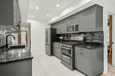 23W303 Cambridge Court Glen Ellyn IL 60137