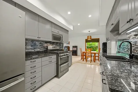 23W303 Cambridge Court Glen Ellyn IL 60137