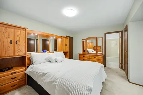 23W303 Cambridge Court Glen Ellyn IL 60137