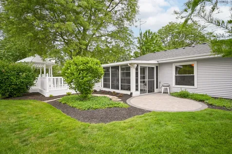 23W303 Cambridge Court Glen Ellyn IL 60137