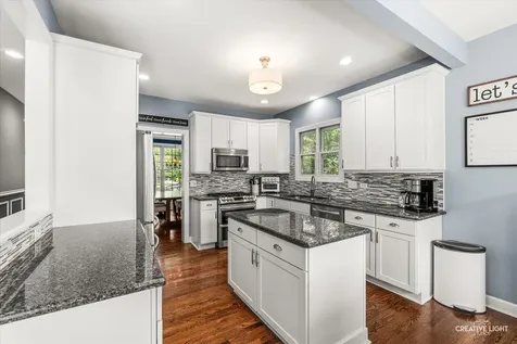 386 Essex Drive Oswego IL 60543