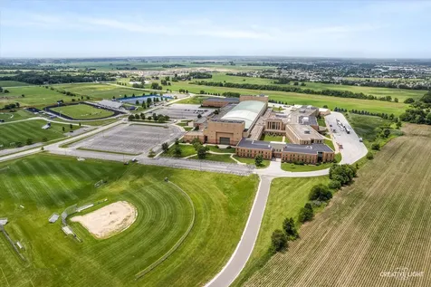 386 Essex Drive Oswego IL 60543