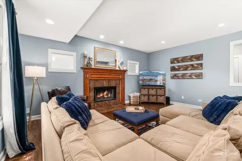 386 Essex Drive Oswego IL 60543