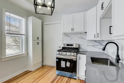 1638 Oakwood Avenue Des Plaines IL 60016