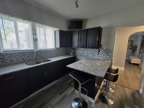 927 24TH Avenue Bellwood IL 60104