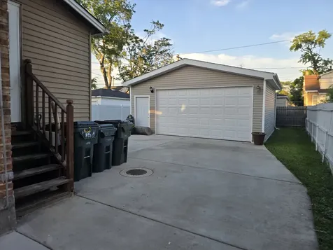 927 24TH Avenue Bellwood IL 60104