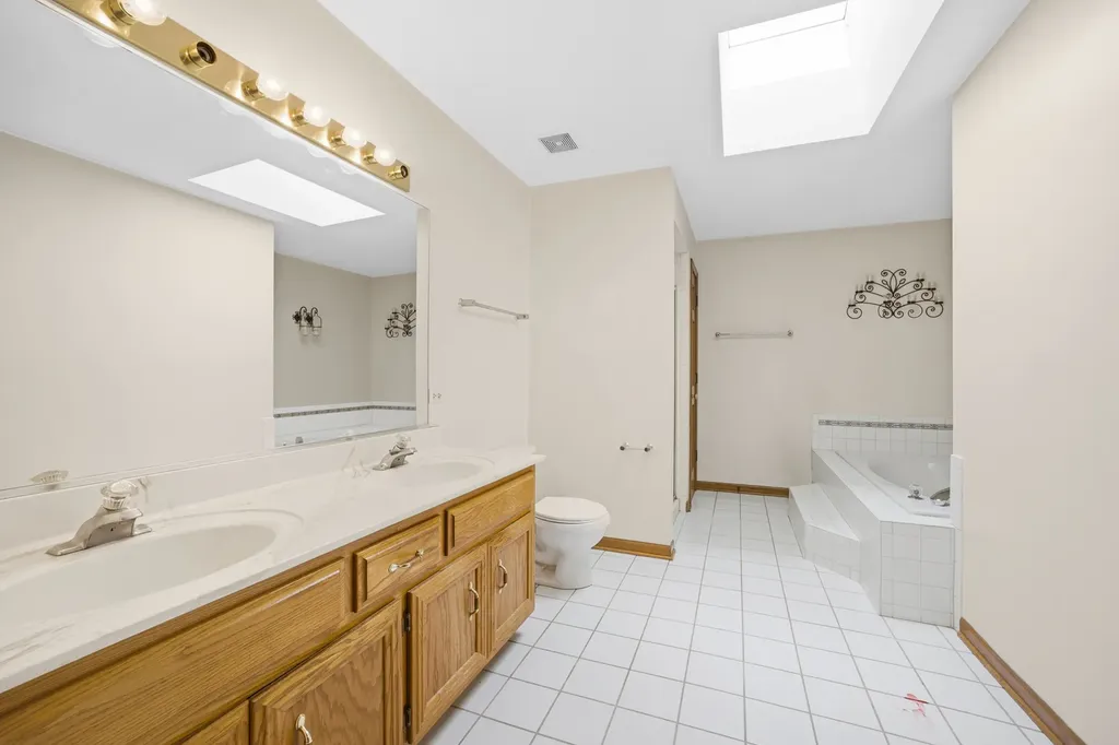 4807 Clearwater Lane Naperville IL 60564