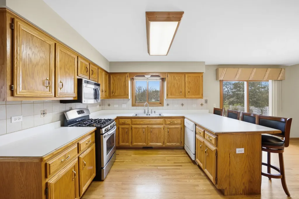 4807 Clearwater Lane Naperville IL 60564