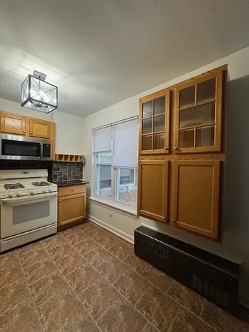 2424 West Estes Avenue Chicago IL 60645