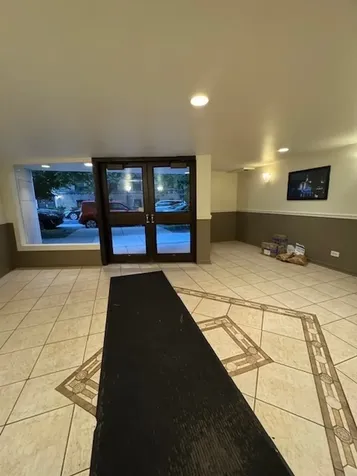 2424 West Estes Avenue Chicago IL 60645
