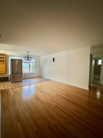 2424 West Estes Avenue Chicago IL 60645