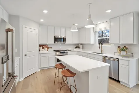 1799 Breton Avenue North Aurora IL 60542