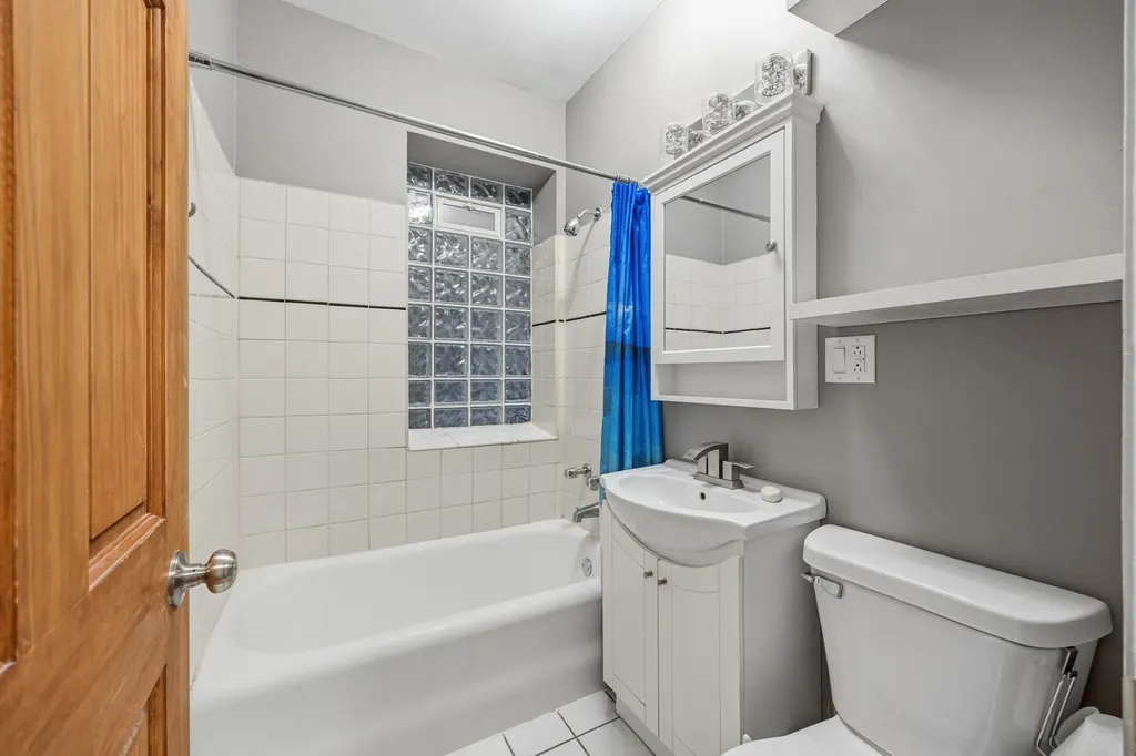 1904 North Drake Avenue Chicago IL 60647