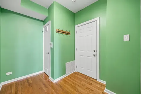1904 North Drake Avenue Chicago IL 60647