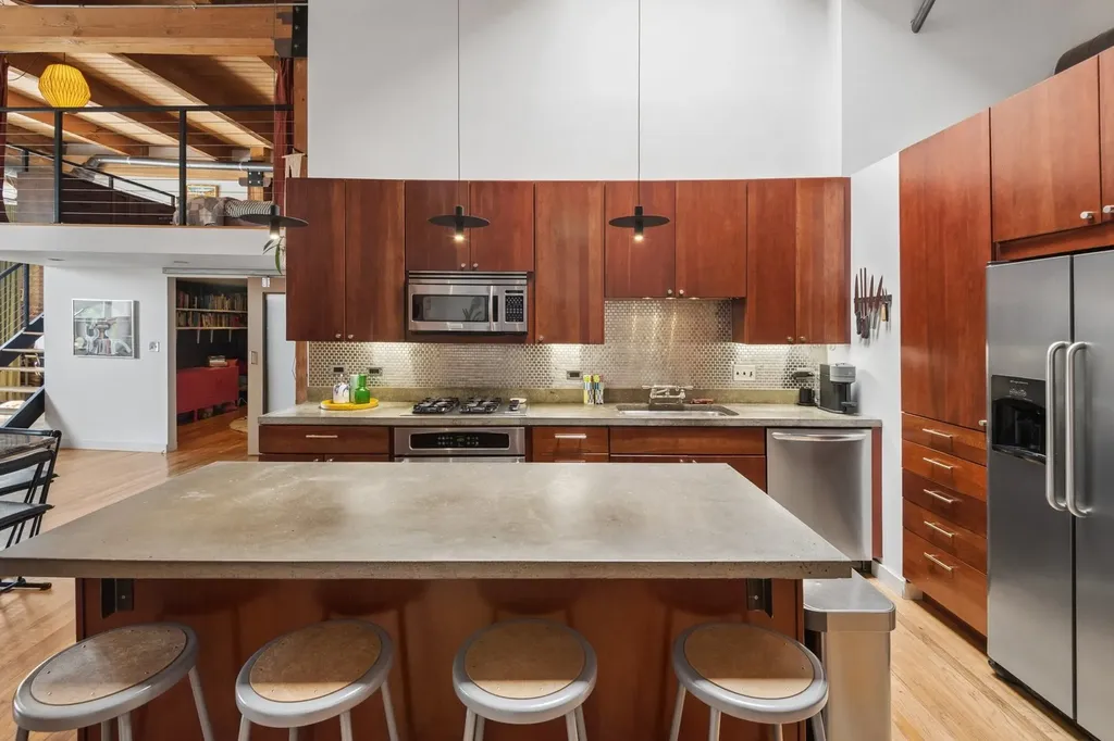 2401 West Ohio Street Chicago IL 60612