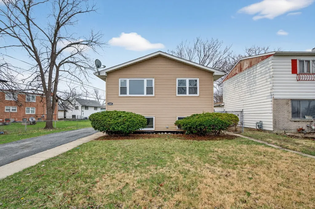 1537 West 165th Street Markham IL 60426