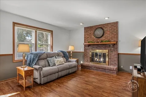 1213 Geneva Drive Geneva IL 60134