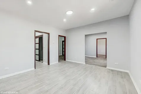 6808 North Clark Street Chicago IL 60626