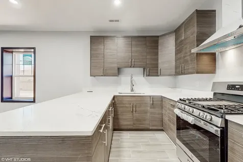 6808 North Clark Street Chicago IL 60626