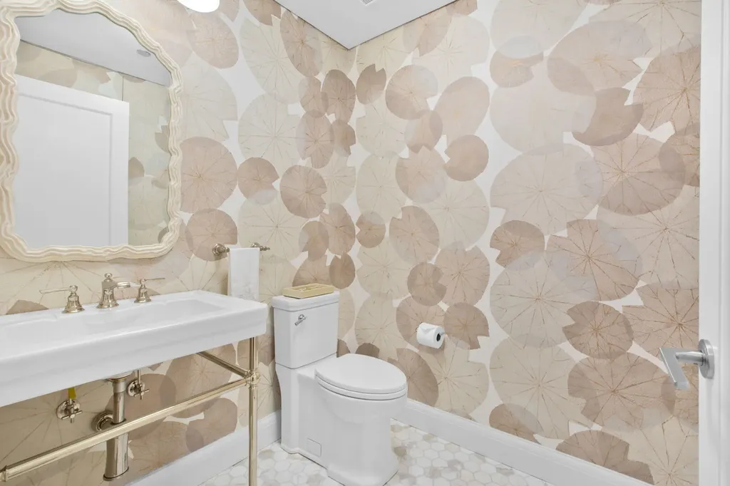 270 East Pearson Street Chicago IL 60611
