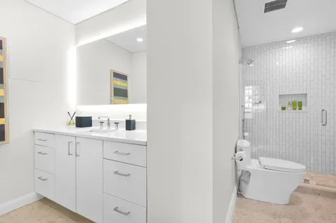 270 East Pearson Street Chicago IL 60611
