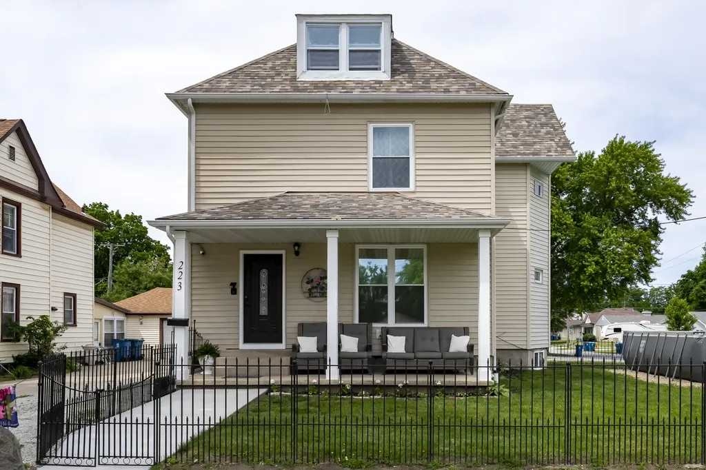 223 East Michigan Avenue Pontiac IL 61764