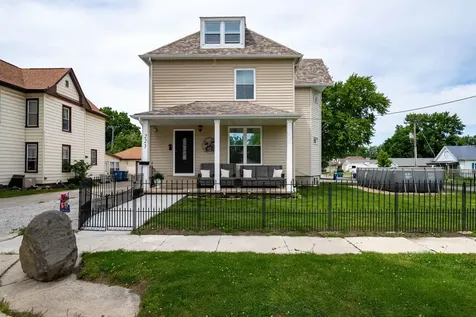223 East Michigan Avenue Pontiac IL 61764