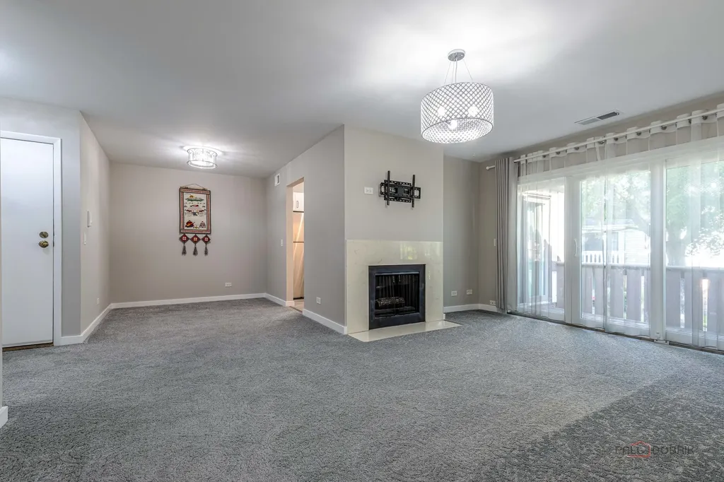 369 Southbury Court Schaumburg IL 60193