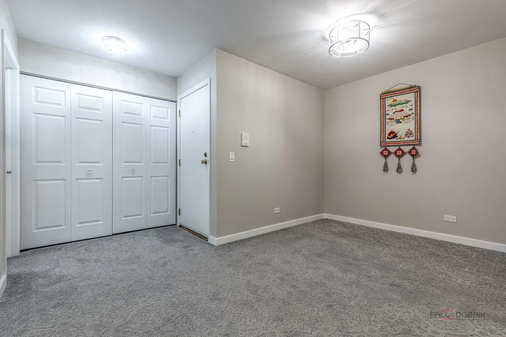 369 Southbury Court Schaumburg IL 60193