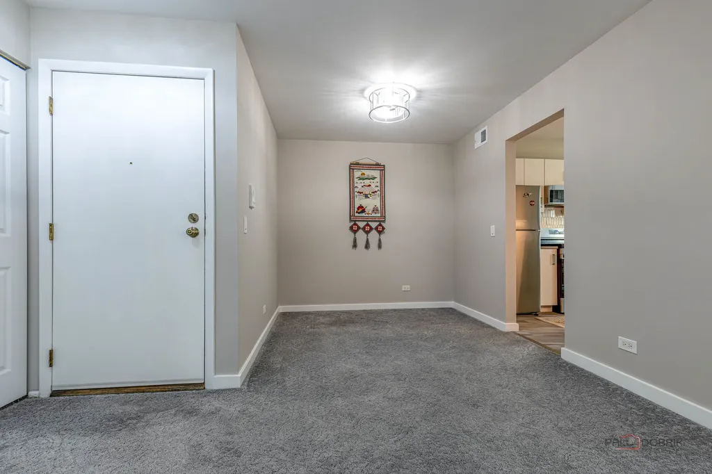 369 Southbury Court Schaumburg IL 60193