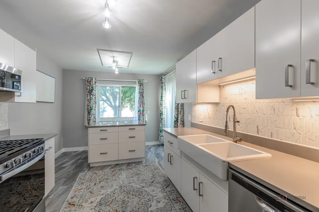 369 Southbury Court Schaumburg IL 60193